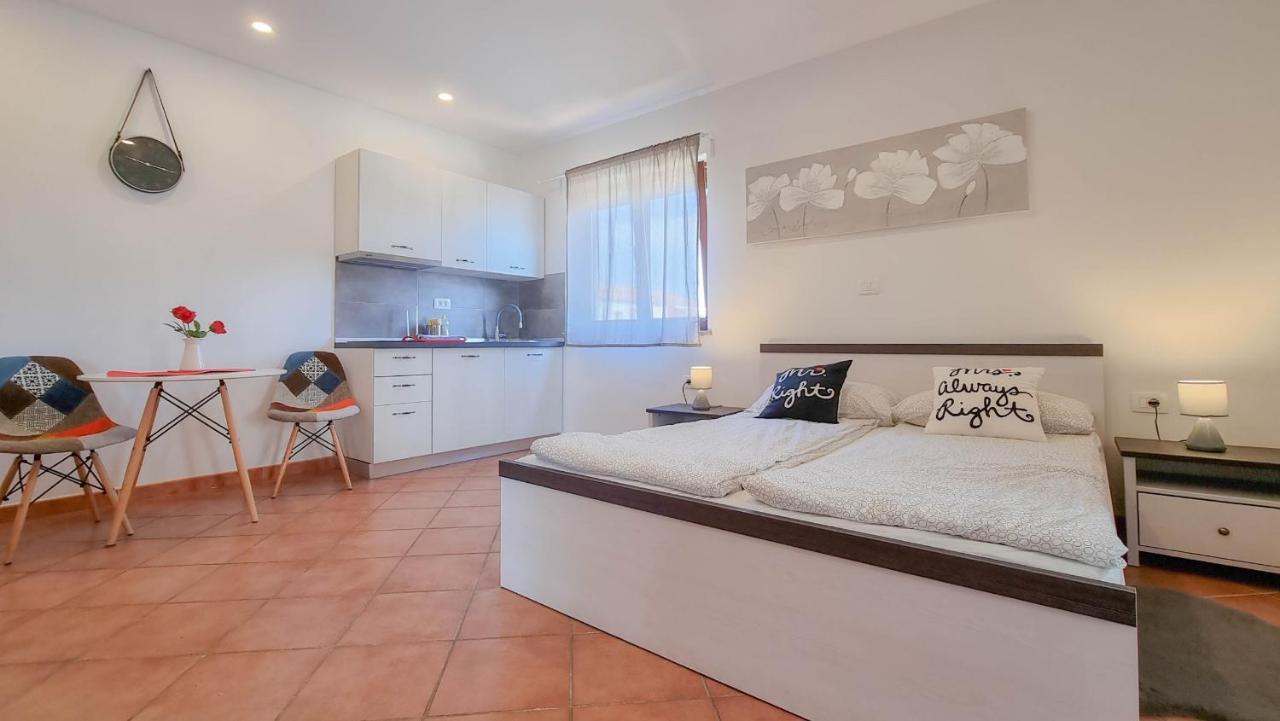Dani Apartment อูมัค ภายนอก รูปภาพ